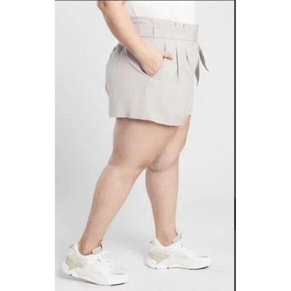 Athleta Shorts Skyline II Wrap Tie Waist Beige Plus Size 18 - Picture 5 of 11